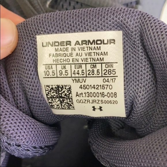 Brand New under armour sneakers  sz 10.5 - Picture 5 of 5
